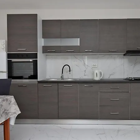 Apartamento With Wifi Lopar, Rab - 14804