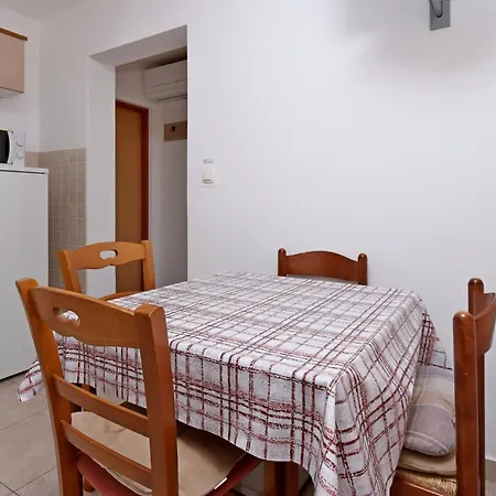 Apartamento With Wifi Lopar, Rab - 14804