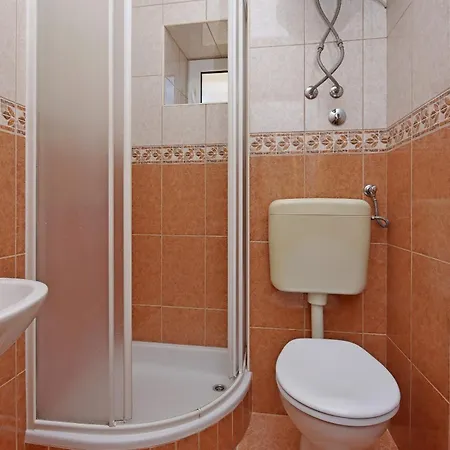 Apartamento With Wifi Lopar, Rab - 14804